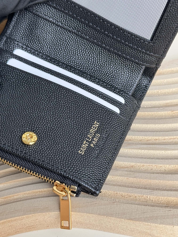 イヴサンローラン財布細部ディテール